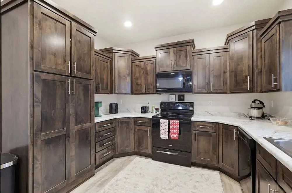3 bed, 1323 sqft, $1,700 — Photo 4