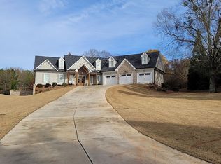 1108 Rivers Edge Dr, Bogart, GA 30622