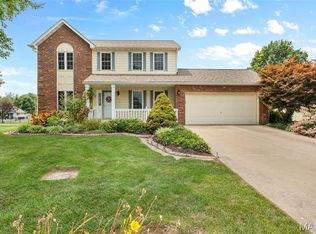 1014 Daniel Dr, Maryville, IL 62062