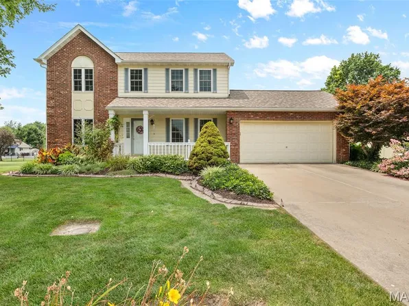 1014 Daniel Dr, Maryville, IL 62062