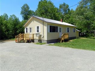 108 Durham Bridge Rd, Newport, ME 04953