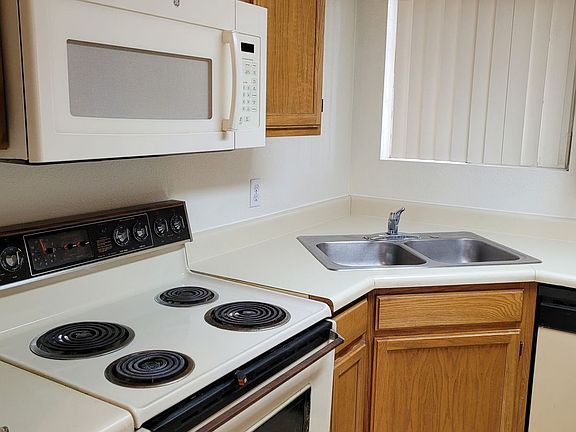 5th image of 3210 Sweetwater Ave Unit 126