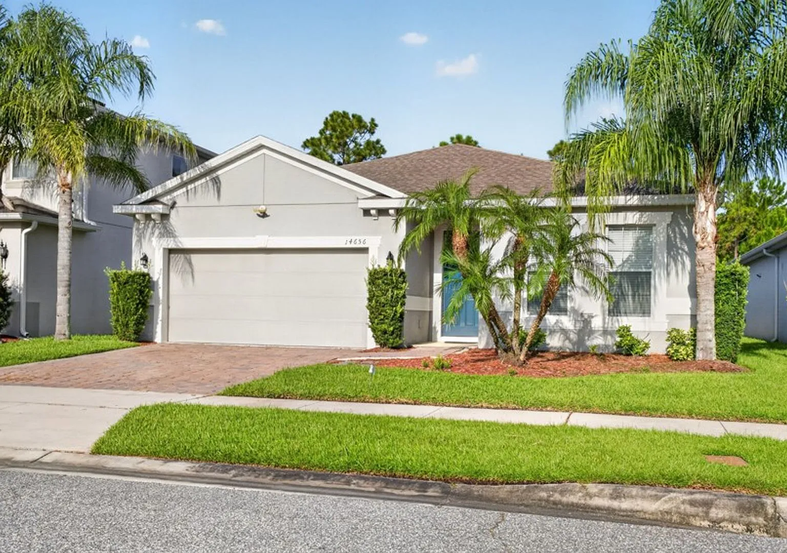 Beautiful 4/3 with fenced yard in Hunters Creek! Available Now! — Photo 1
