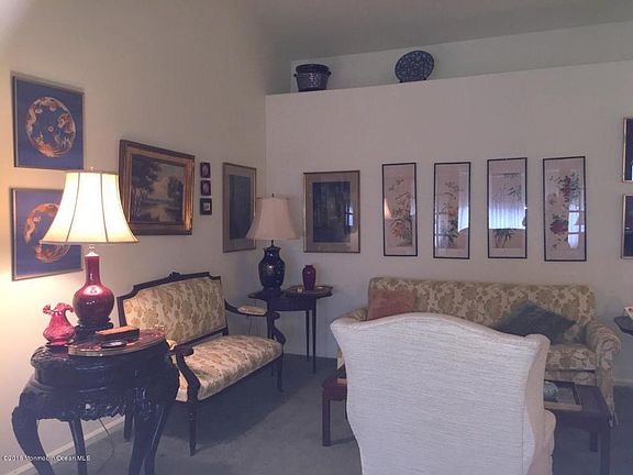 5th image of 892C Stratford Ct