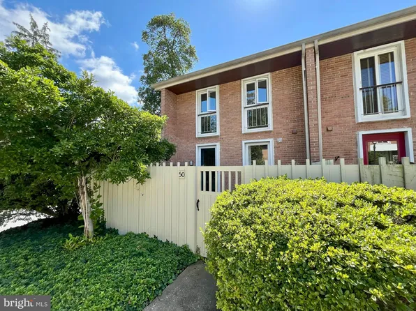 50 Palmer Green Ct, Baltimore, MD 21210