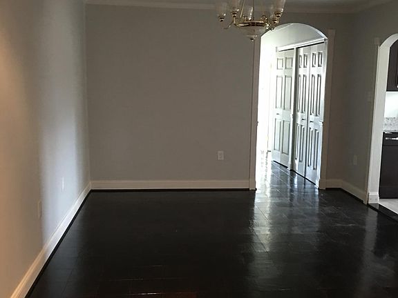 Living room/dining area