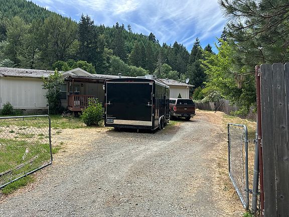 2nd image of 513 Barton Rd