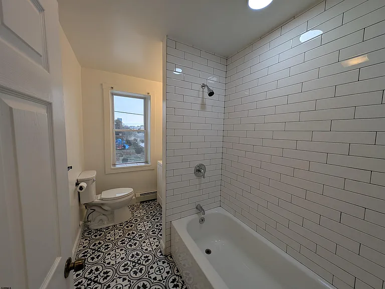 46 N Connecticut Ave — Photo 14