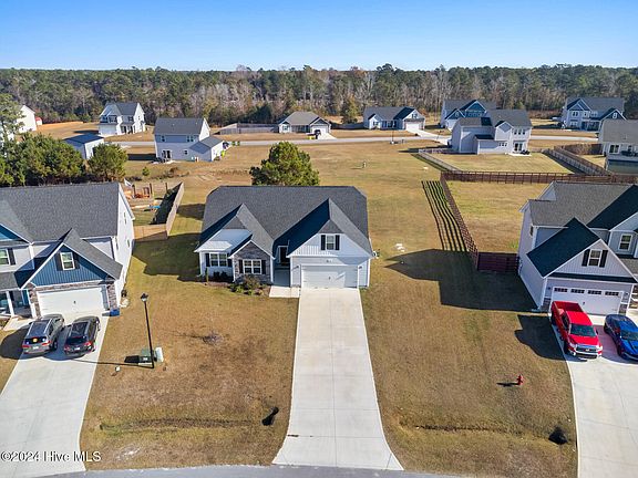 5th image of 208 Purple Martin Drive
