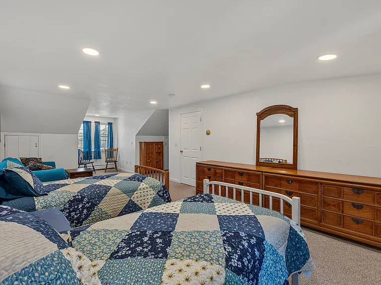 43 Airport Dr — Photo 19