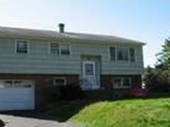 60 Maple Dr, Stony Pt, NY 10980