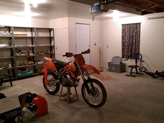 Garage.