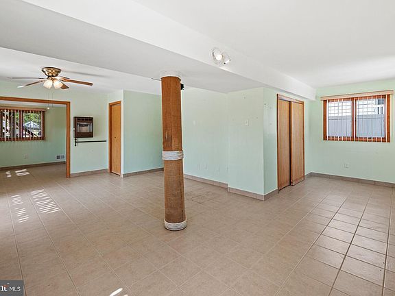 3rd image of 34 Beacon Dr
