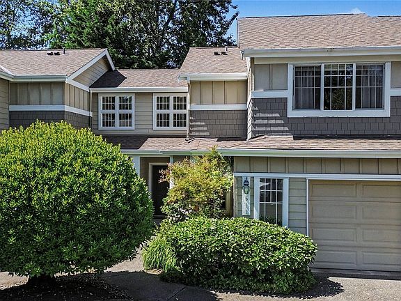 2nd image of 511 Elma Place NE