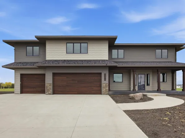 6490 Selkirk Dr S, Fargo, ND 58104