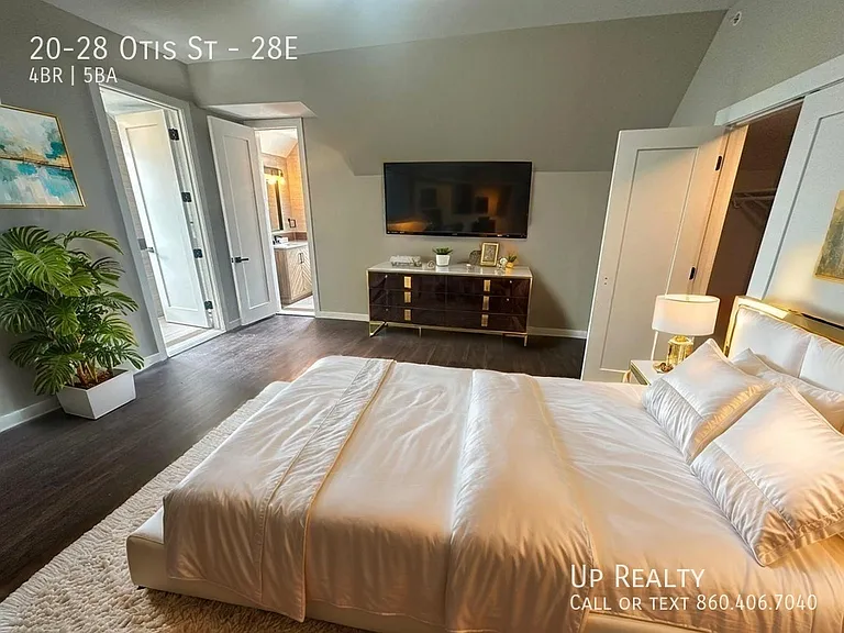 20-28 Otis St #28E — Photo 11