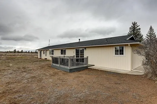 View of side yard.