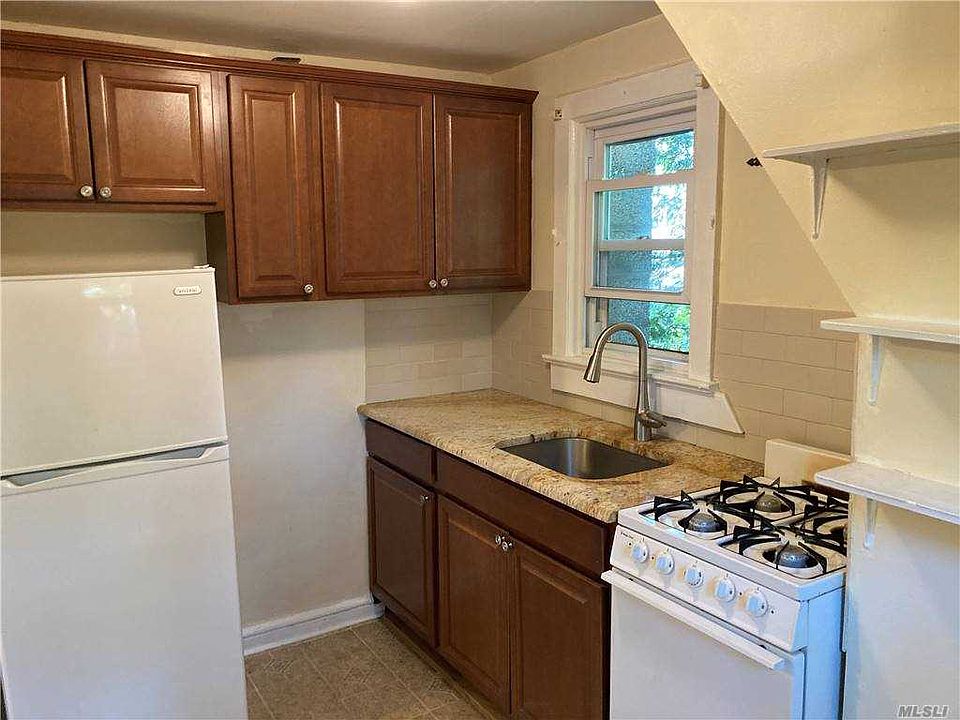 2nd image of 19 Jefferson Ave #R2