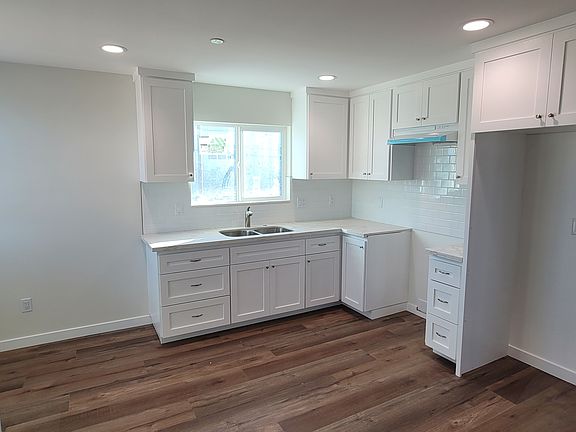2nd image of 321 W F St #317