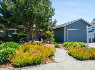 1428 Meadowlark Ln, Petaluma, CA 94954