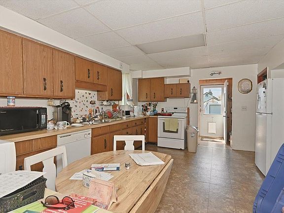 2nd image of 619 Fisher Ave