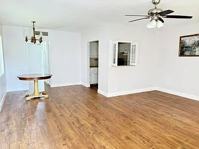 1 bed, 1.5 bath, 684 sqft, $1,325 — Photo 1