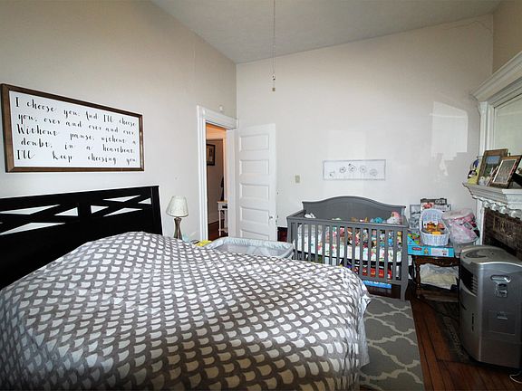 3rd image of 919 Beech Ave #1