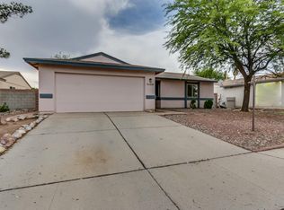 2640 W Flamebrook Rd, Tucson, AZ 85741