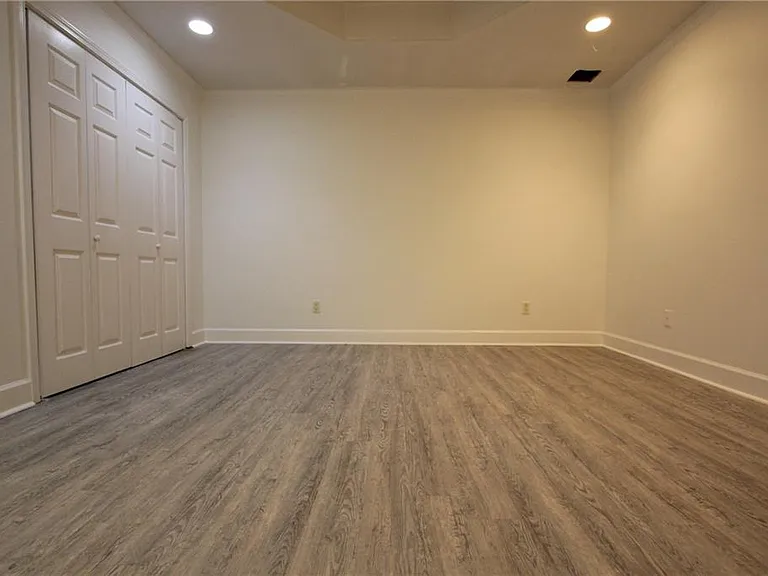 818 Springlake Rd — Photo 31