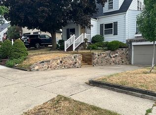 128 Woodward Ave, Rochester, MI 48307