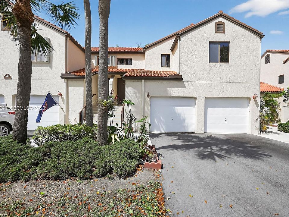 1st image of 4 Via De Casas Sur APT 202