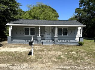 704 Roberson St, Henderson, NC 27536