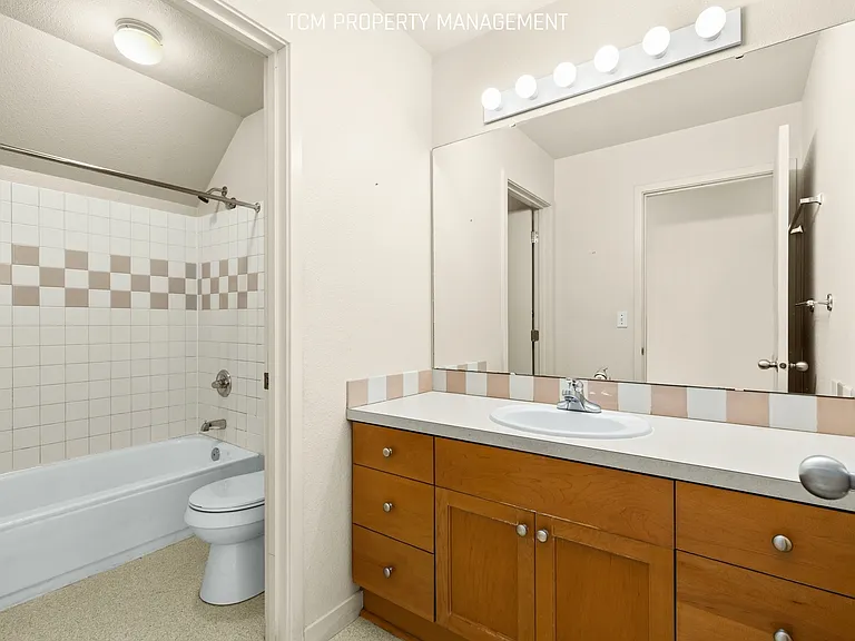 2954 S Frontenac St — Photo 18