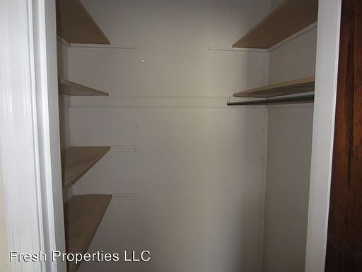 3rd image of 5831 Woodmont Ave