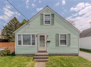 21 Cleveland Ave, Cranston, RI 02920