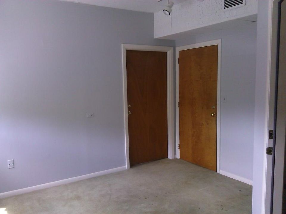 2nd image of 1201 Raleigh Rd Ste 201
