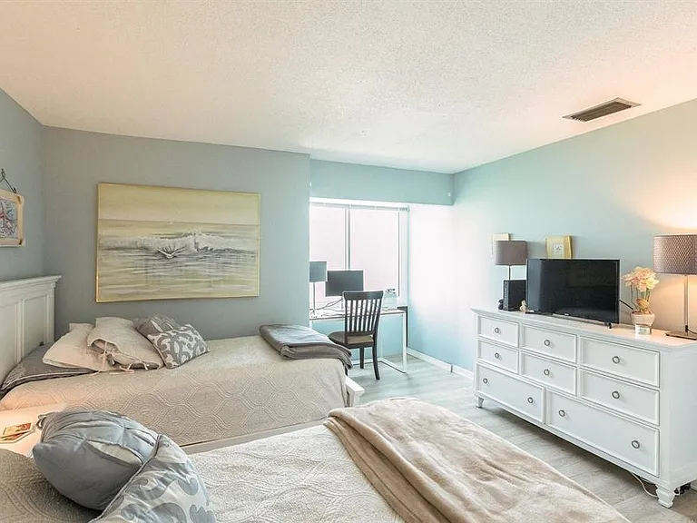 1255 E Peppertree Dr #501 — Photo 15