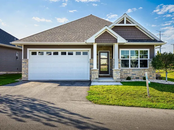 455 Papermill Cir Unit 1, Kimberly, WI 54136