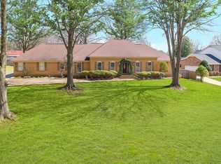 1070 Valley Rd, Dyersburg, TN 38024