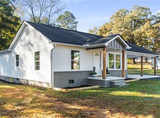 107 Wood St, Westminster, SC 29693