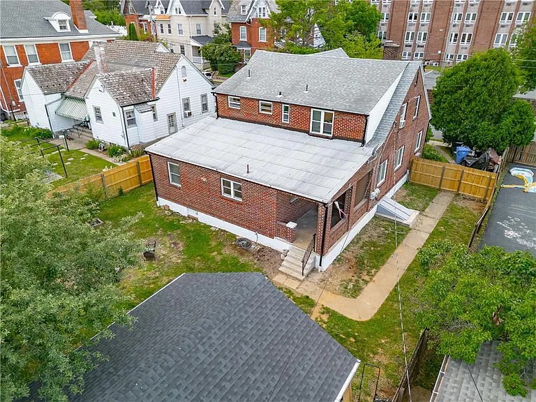 726 Seneca St #1 — Photo 6