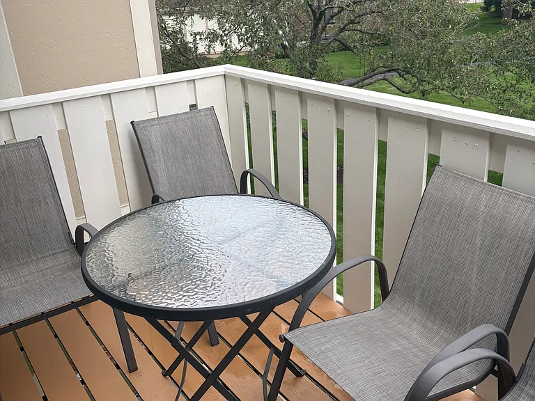 1056 Deerpath Ct — Photo 33