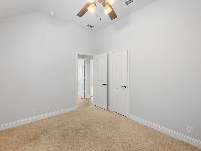300 Kelvington Dr — Photo 21