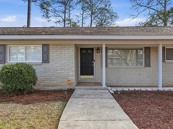 2nd image of 2106 Robinhood Rd