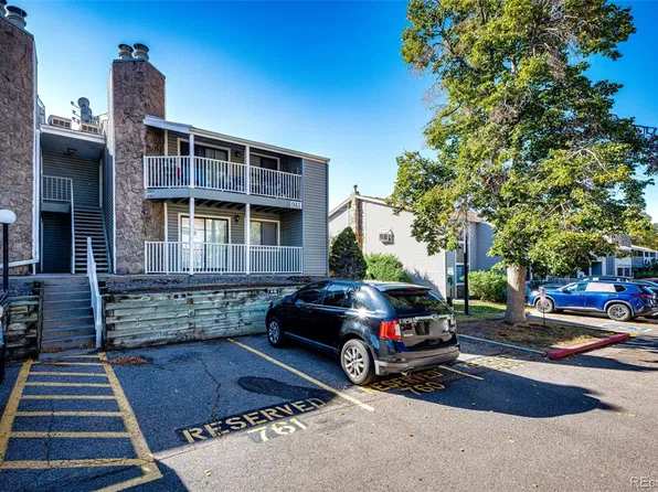941 S Walden Street, Aurora, CO 80017