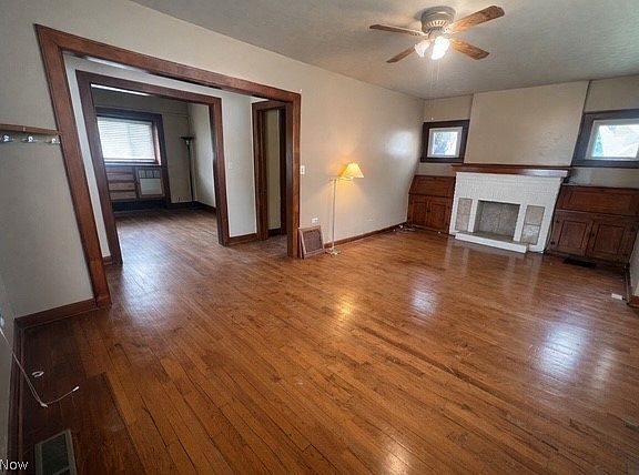 3rd image of 238 Para Ave