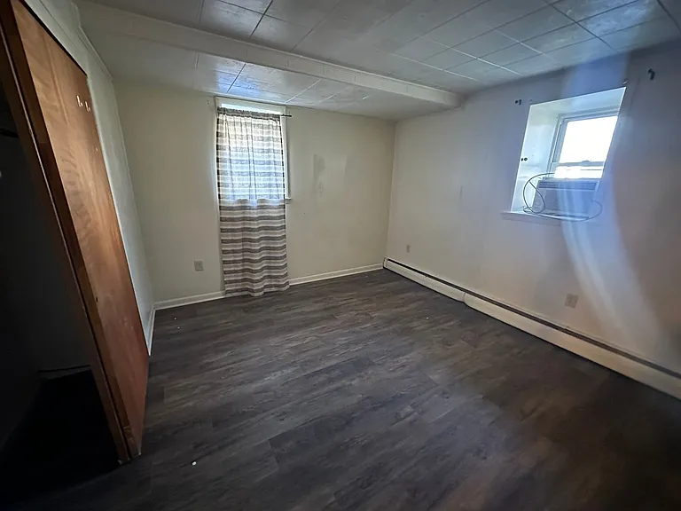 1645 Scotland Ave — Photo 6