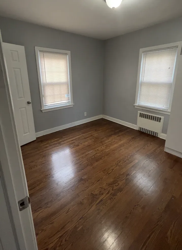 6 bed, 2100 sqft, $6,300 — Photo 3