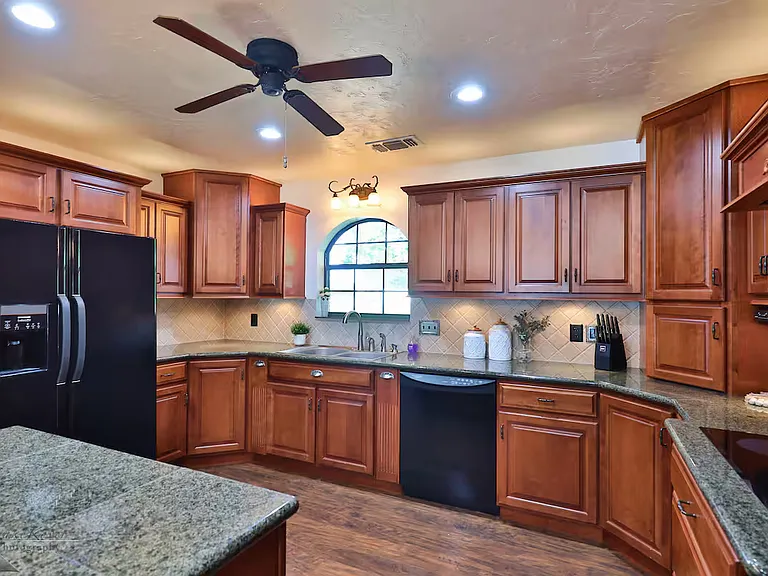 3550 Private Road 2631 — Photo 19