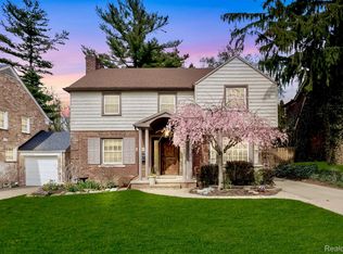 244 Kerby Rd, Grosse Pointe Farms, MI 48236